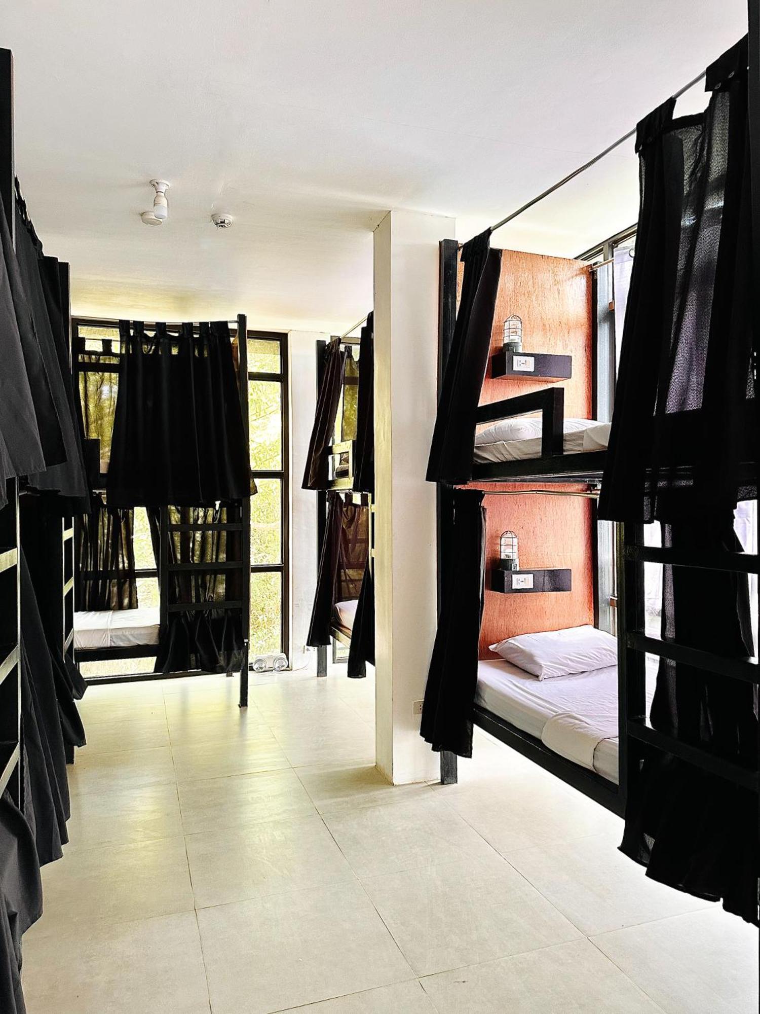 Dayon Hostel Корон Екстериор снимка
