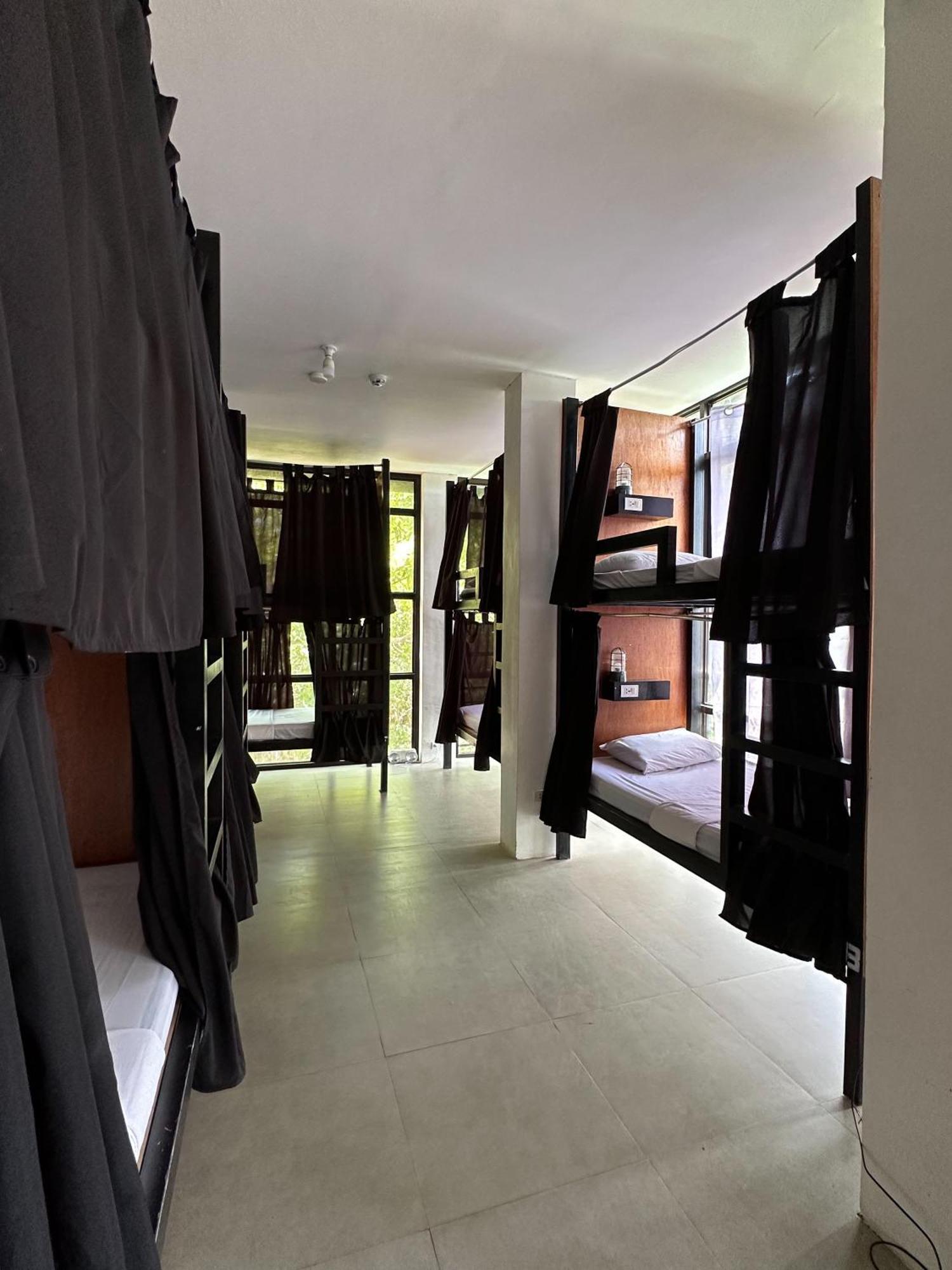 Dayon Hostel Корон Екстериор снимка