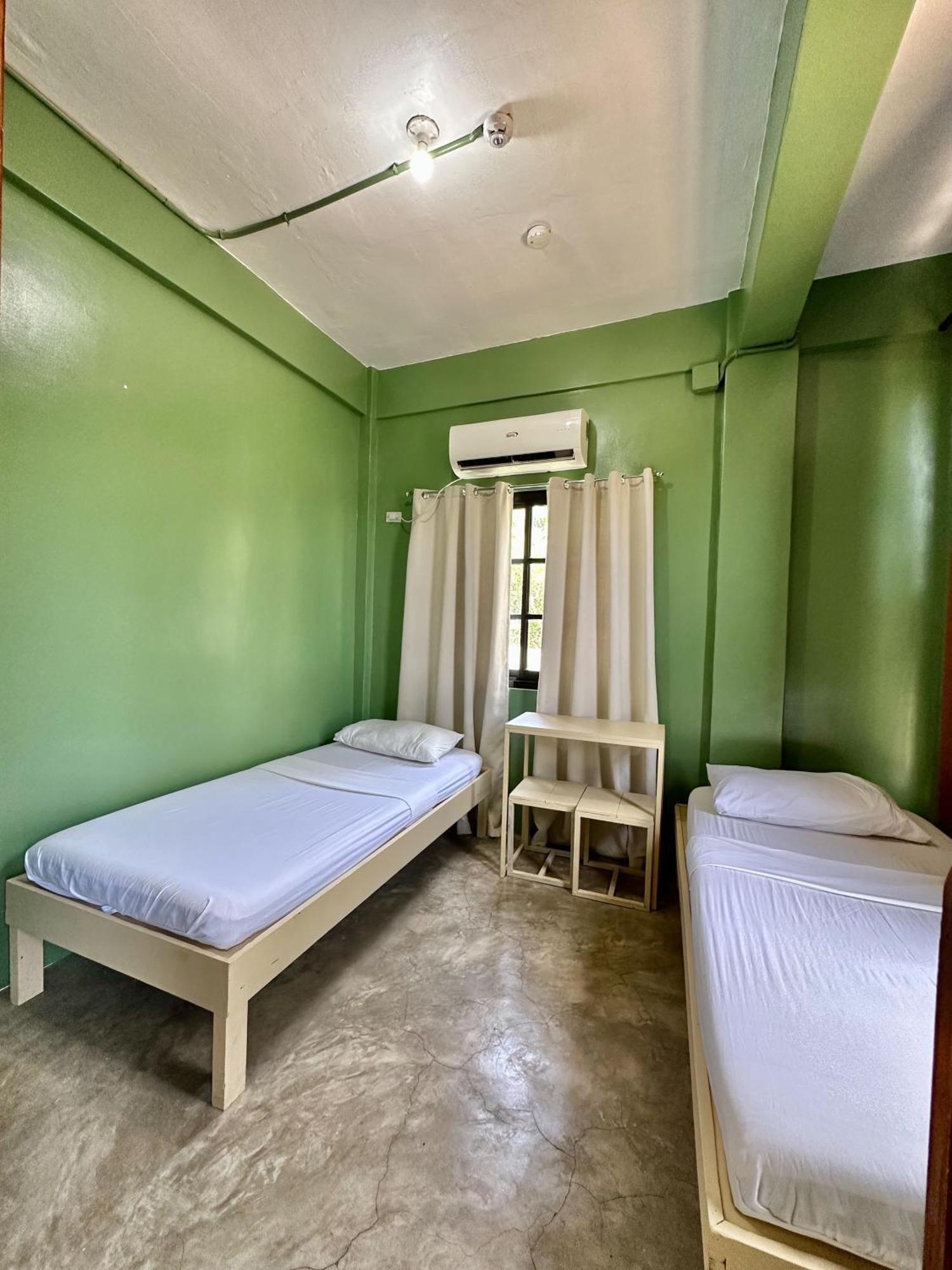 Dayon Hostel Корон Екстериор снимка